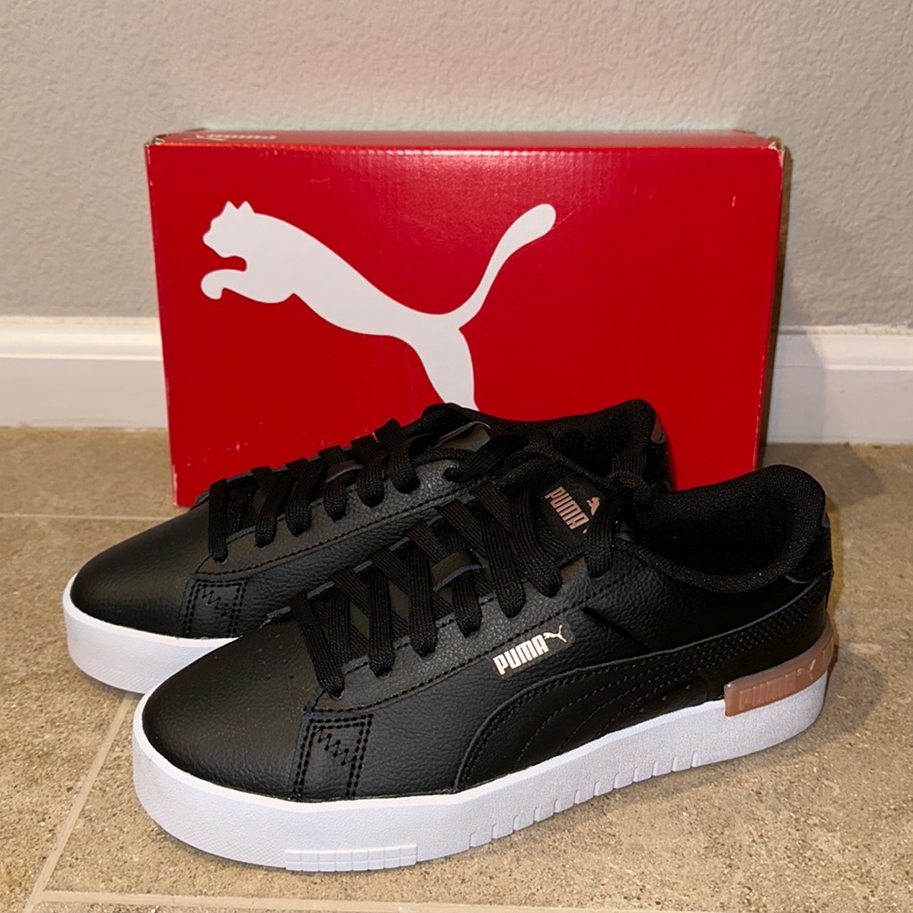 🆕 Puma Jada Sneakers